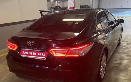 Toyota Camry, 2020 год, 2 700 000 рублей, 3 фотография