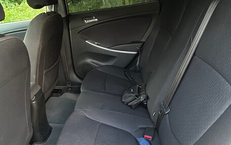 Hyundai Solaris II рестайлинг, 2013 год, 830 000 рублей, 2 фотография