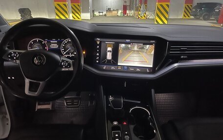 Volkswagen Touareg III, 2019 год, 5 600 000 рублей, 4 фотография