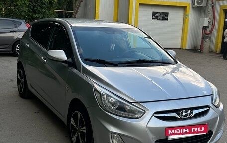 Hyundai Solaris II рестайлинг, 2013 год, 830 000 рублей, 5 фотография
