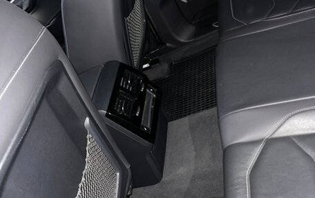 Volkswagen Touareg III, 2019 год, 5 600 000 рублей, 12 фотография