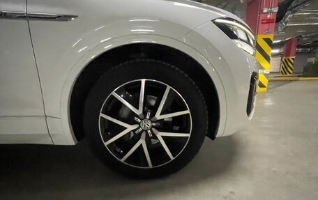 Volkswagen Touareg III, 2019 год, 5 600 000 рублей, 23 фотография