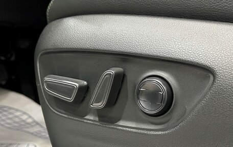 Toyota RAV4, 2025 год, 3 897 000 рублей, 19 фотография