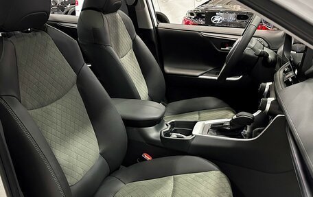 Toyota RAV4, 2025 год, 3 897 000 рублей, 16 фотография