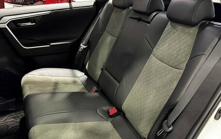 Toyota RAV4, 2025 год, 3 897 000 рублей, 13 фотография