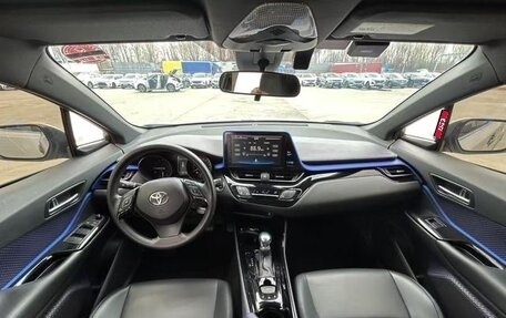 Toyota C-HR I рестайлинг, 2021 год, 1 950 000 рублей, 5 фотография