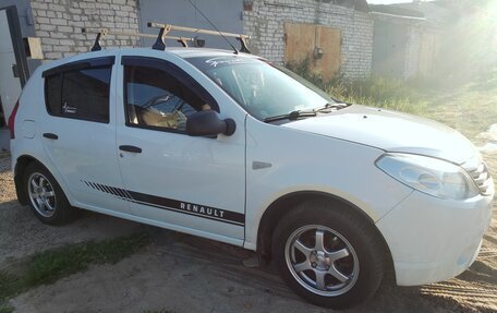 Renault Sandero I, 2013 год, 600 000 рублей, 3 фотография
