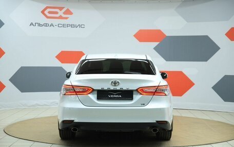 Toyota Camry, 2019 год, 2 750 000 рублей, 6 фотография