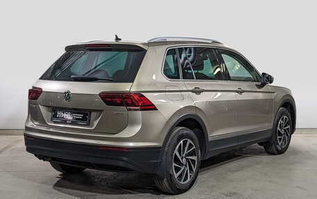 Volkswagen Tiguan II, 2018 год, 2 390 000 рублей, 5 фотография