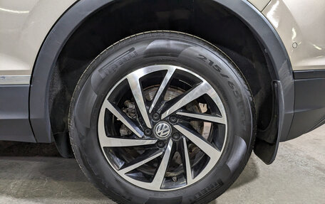Volkswagen Tiguan II, 2018 год, 2 390 000 рублей, 11 фотография