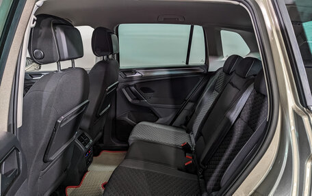 Volkswagen Tiguan II, 2018 год, 2 390 000 рублей, 17 фотография