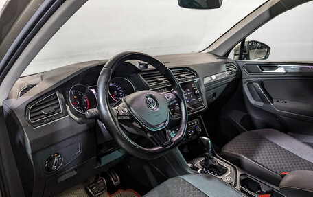 Volkswagen Tiguan II, 2018 год, 2 390 000 рублей, 14 фотография