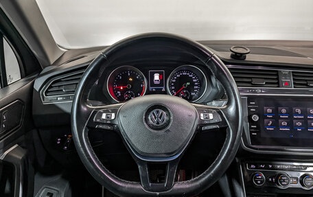 Volkswagen Tiguan II, 2018 год, 2 390 000 рублей, 21 фотография