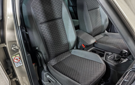 Volkswagen Tiguan II, 2018 год, 2 390 000 рублей, 23 фотография