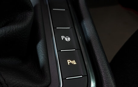 Volkswagen Tiguan II, 2018 год, 2 390 000 рублей, 26 фотография
