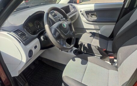 Skoda Fabia II, 2010 год, 400 000 рублей, 5 фотография
