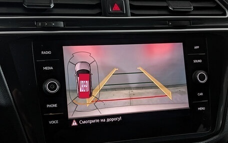 Volkswagen Tiguan II, 2018 год, 2 390 000 рублей, 25 фотография