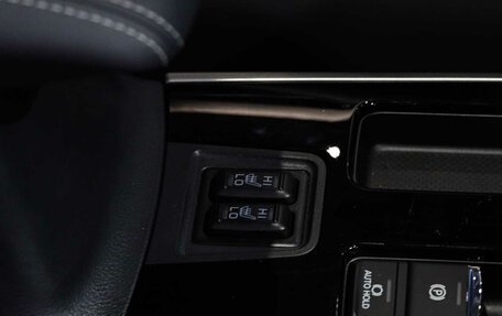 Mitsubishi Outlander III рестайлинг 3, 2022 год, 3 490 000 рублей, 8 фотография