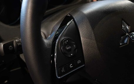 Mitsubishi Outlander III рестайлинг 3, 2022 год, 3 490 000 рублей, 10 фотография