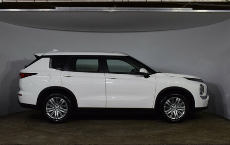 Mitsubishi Outlander, 2022 год, 4 450 000 рублей, 4 фотография