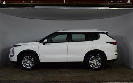 Mitsubishi Outlander, 2022 год, 4 450 000 рублей, 8 фотография