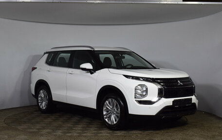Mitsubishi Outlander, 2022 год, 4 450 000 рублей, 3 фотография
