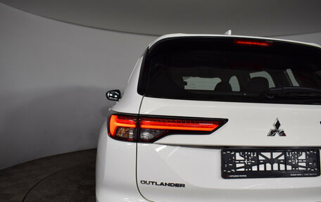 Mitsubishi Outlander, 2022 год, 4 450 000 рублей, 17 фотография