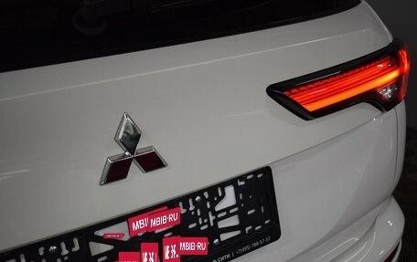 Mitsubishi Outlander, 2022 год, 4 450 000 рублей, 21 фотография