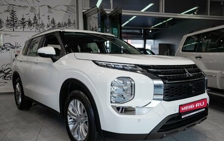 Mitsubishi Outlander, 2022 год, 5 400 000 рублей, 3 фотография