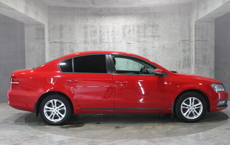 Volkswagen Passat B7, 2013 год, 865 000 рублей, 4 фотография
