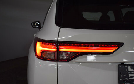 Mitsubishi Outlander, 2022 год, 4 450 000 рублей, 19 фотография
