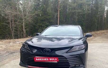 Toyota Camry, 2022 год, 3 600 000 рублей, 6 фотография