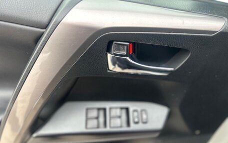 Toyota RAV4, 2019 год, 2 100 000 рублей, 14 фотография