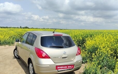 Nissan Tiida, 2010 год, 900 000 рублей, 6 фотография