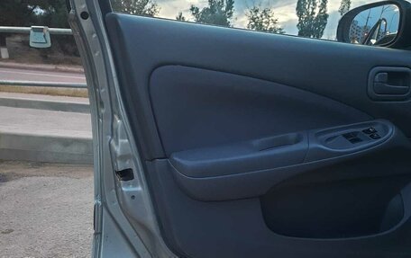 Nissan Almera, 2003 год, 280 000 рублей, 12 фотография