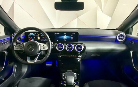 Mercedes-Benz A-Класс, 2021 год, 2 999 000 рублей, 10 фотография