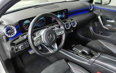 Mercedes-Benz A-Класс, 2021 год, 2 999 000 рублей, 14 фотография