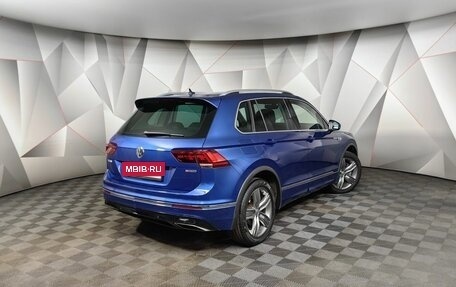 Volkswagen Tiguan II, 2018 год, 2 543 000 рублей, 2 фотография