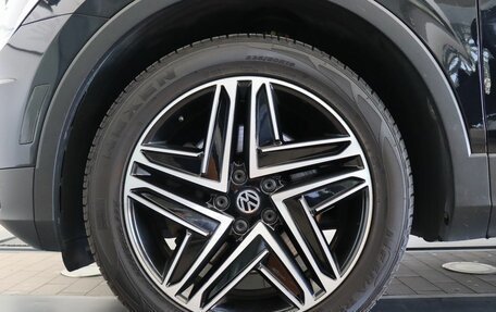 Volkswagen Tiguan II, 2019 год, 2 290 000 рублей, 9 фотография