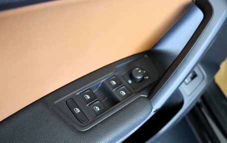 Volkswagen Tiguan II, 2019 год, 2 290 000 рублей, 13 фотография
