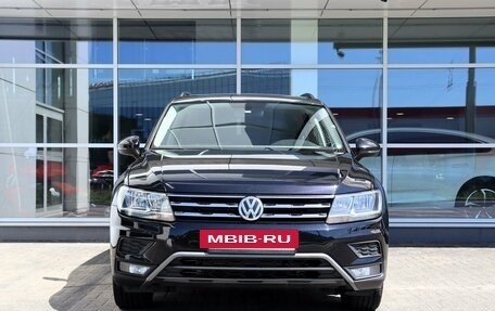 Volkswagen Tiguan II, 2019 год, 2 290 000 рублей, 2 фотография
