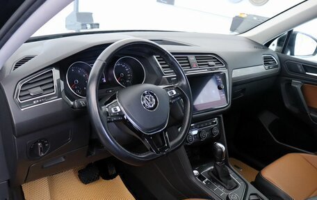 Volkswagen Tiguan II, 2019 год, 2 290 000 рублей, 17 фотография
