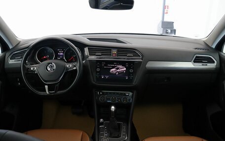 Volkswagen Tiguan II, 2019 год, 2 290 000 рублей, 28 фотография