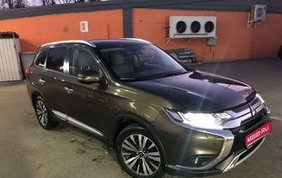 Mitsubishi Outlander III рестайлинг 3, 2019 год, 2 100 000 рублей, 1 фотография