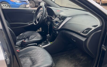 Hyundai Solaris II рестайлинг, 2015 год, 550 000 рублей, 4 фотография