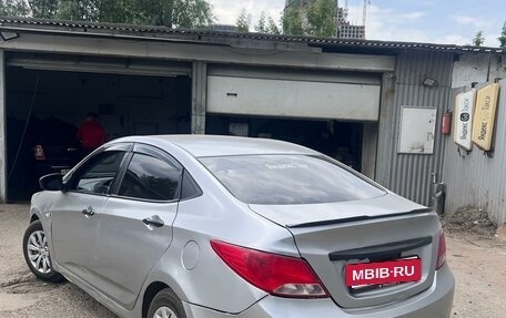 Hyundai Solaris II рестайлинг, 2015 год, 550 000 рублей, 3 фотография