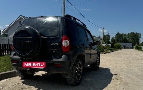 Chevrolet Niva I рестайлинг, 2010 год, 590 000 рублей, 3 фотография
