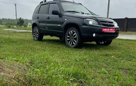 Chevrolet Niva I рестайлинг, 2010 год, 590 000 рублей, 4 фотография