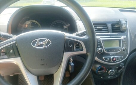 Hyundai Solaris II рестайлинг, 2013 год, 620 000 рублей, 8 фотография