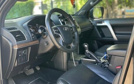 Toyota Land Cruiser Prado 150 рестайлинг 2, 2018 год, 4 900 000 рублей, 6 фотография